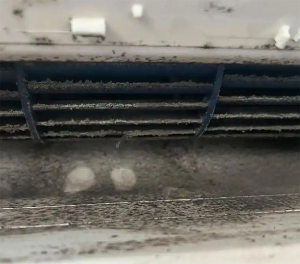 珠山空调吹的风有股烧焦味是怎么回事